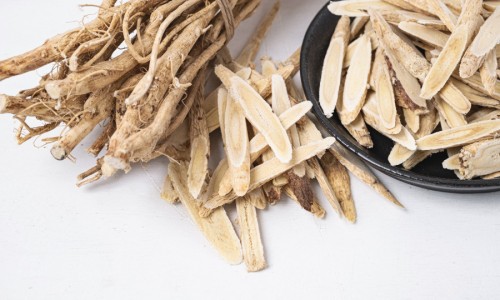 脸上有一小块白色光滑网 - 脸上有一块小白块是什么,脸上有一小块淡白色